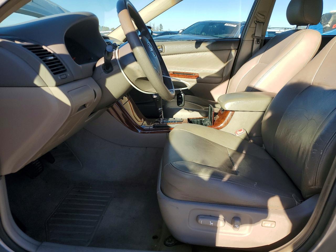 2005 TOYOTA CAMRY LE photo 7