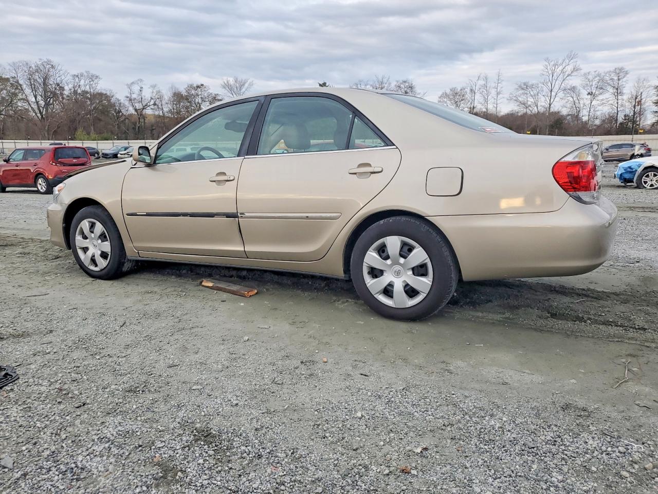 2005 TOYOTA CAMRY LE photo 2