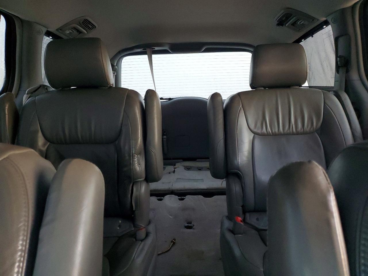 2008 TOYOTA SIENNA XLE photo 10