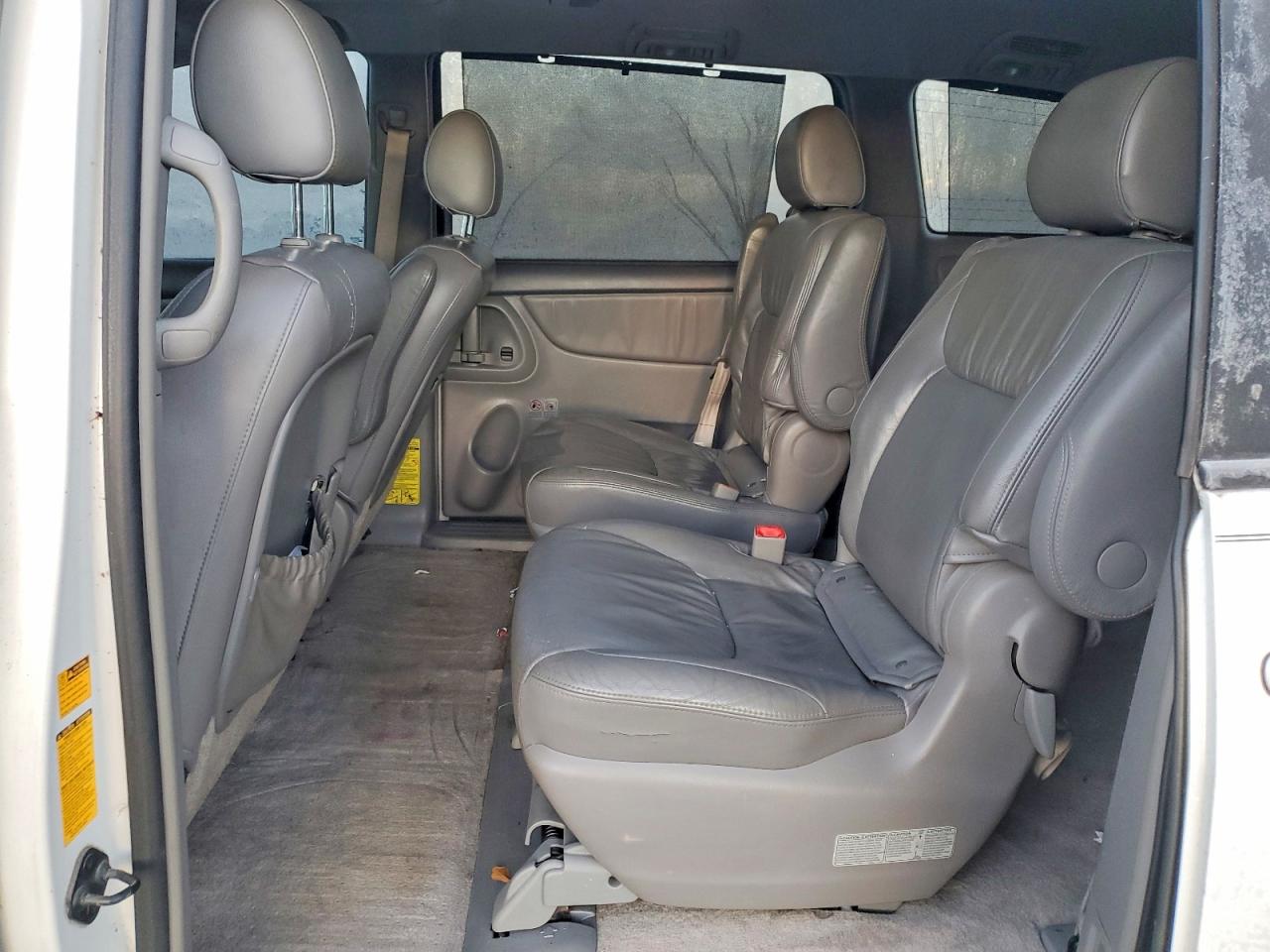 2008 TOYOTA SIENNA XLE photo 11