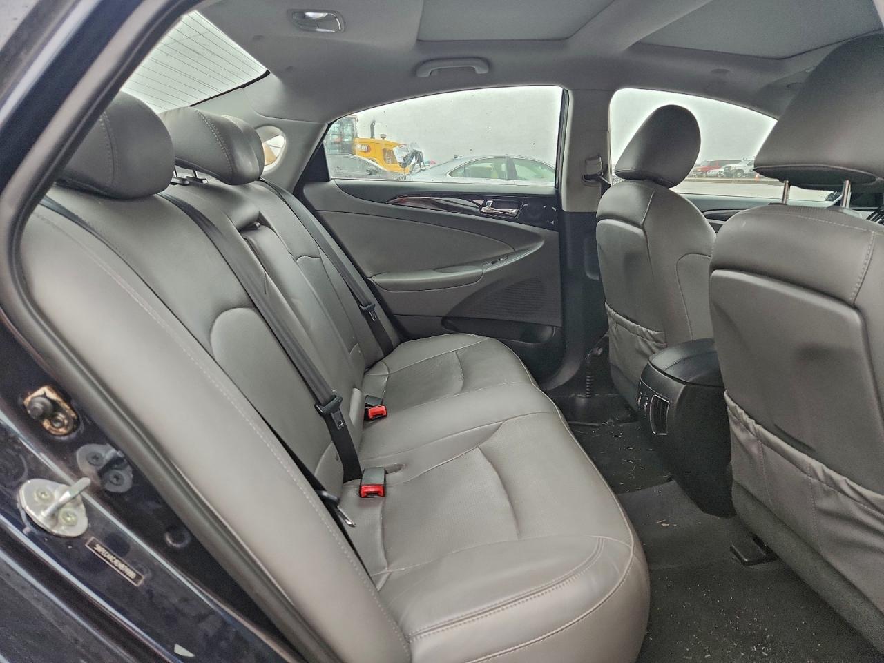 2014 HYUNDAI SONATA SE photo 10