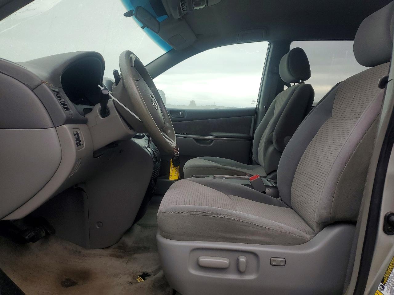 2006 TOYOTA SIENNA photo 13