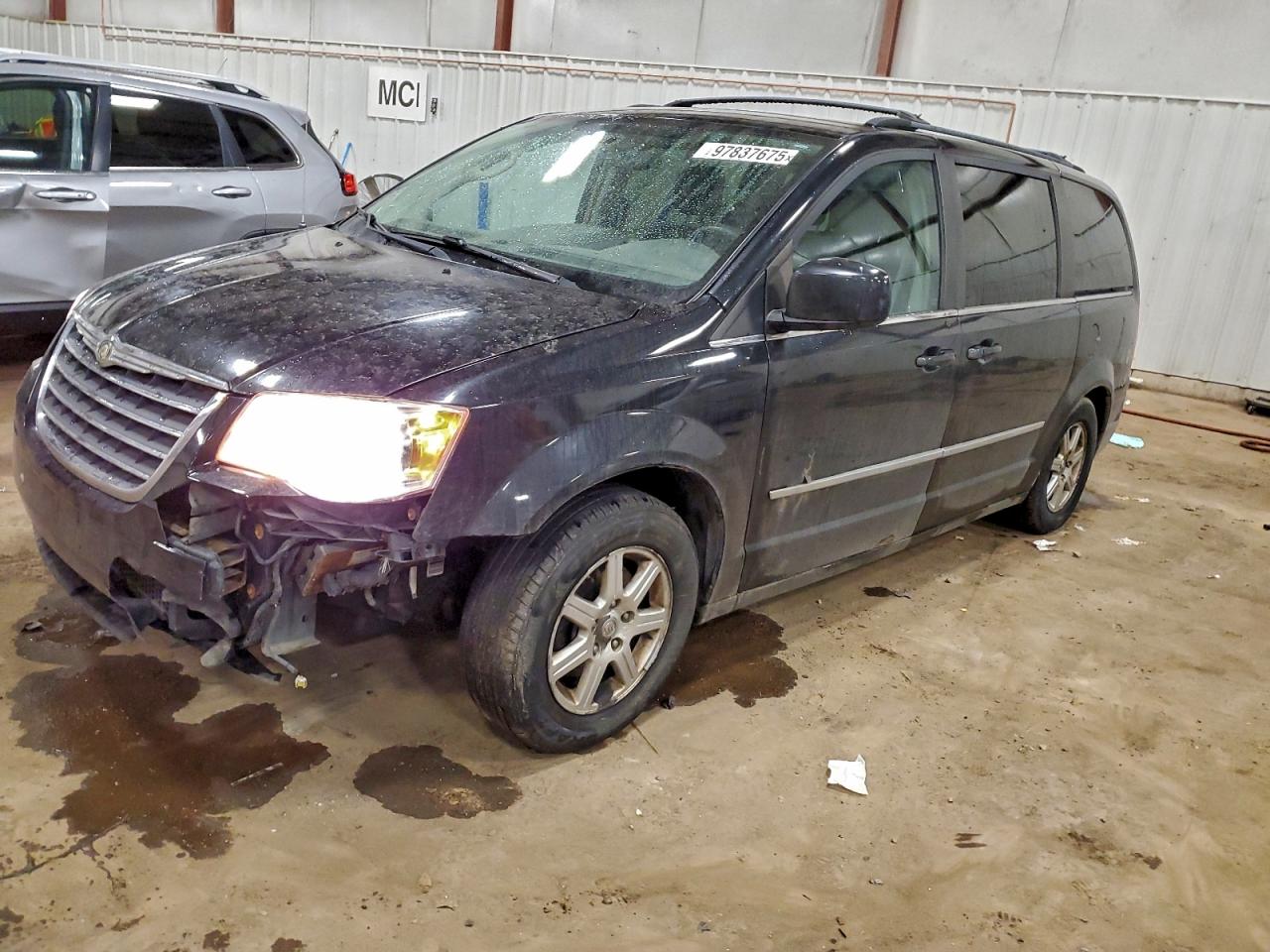 2010 CHRYSLER TOWN & COUNTRY