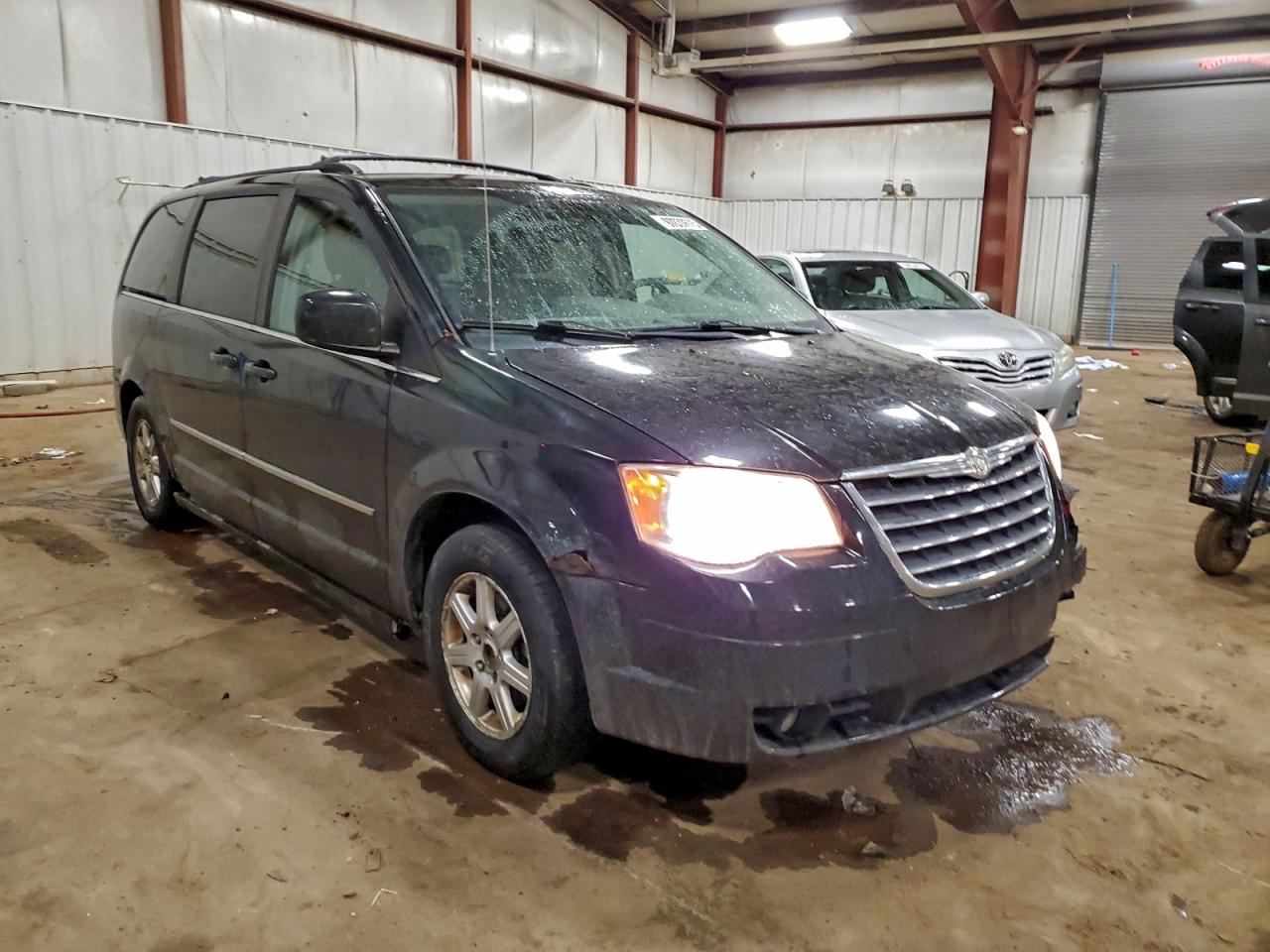 2010 CHRYSLER TOWN & COUNTRY TOURING photo 4