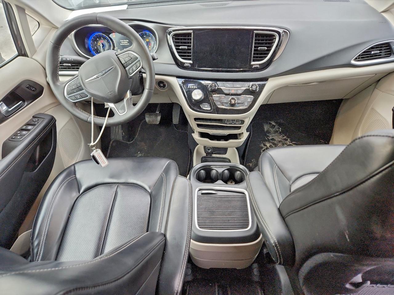 2023 CHRYSLER PACIFICA TOURING L photo 8