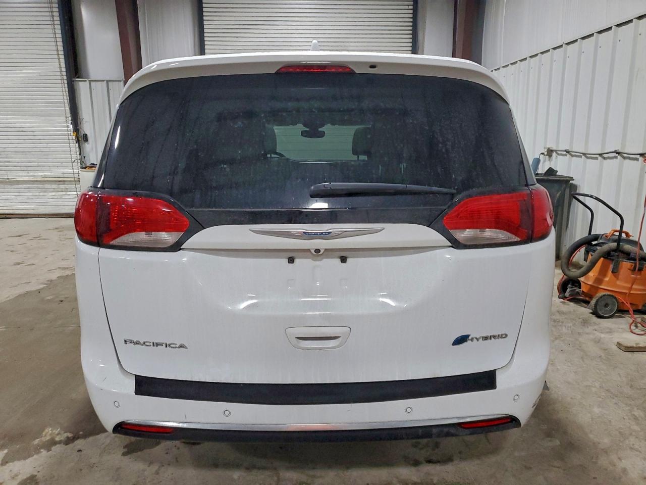 2019 CHRYSLER PACIFICA HYBRID LIMITED photo 6