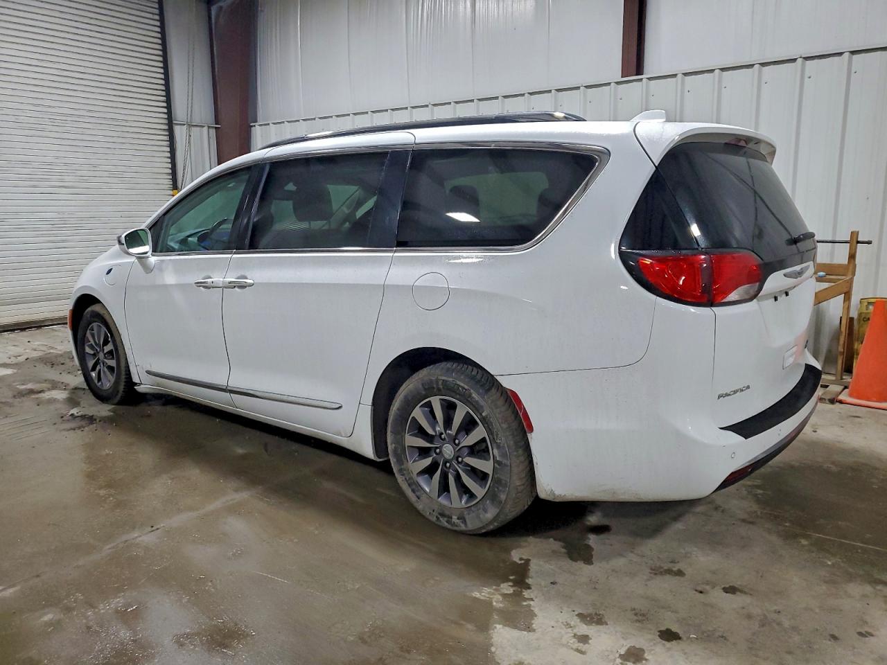 2019 CHRYSLER PACIFICA HYBRID LIMITED photo 2