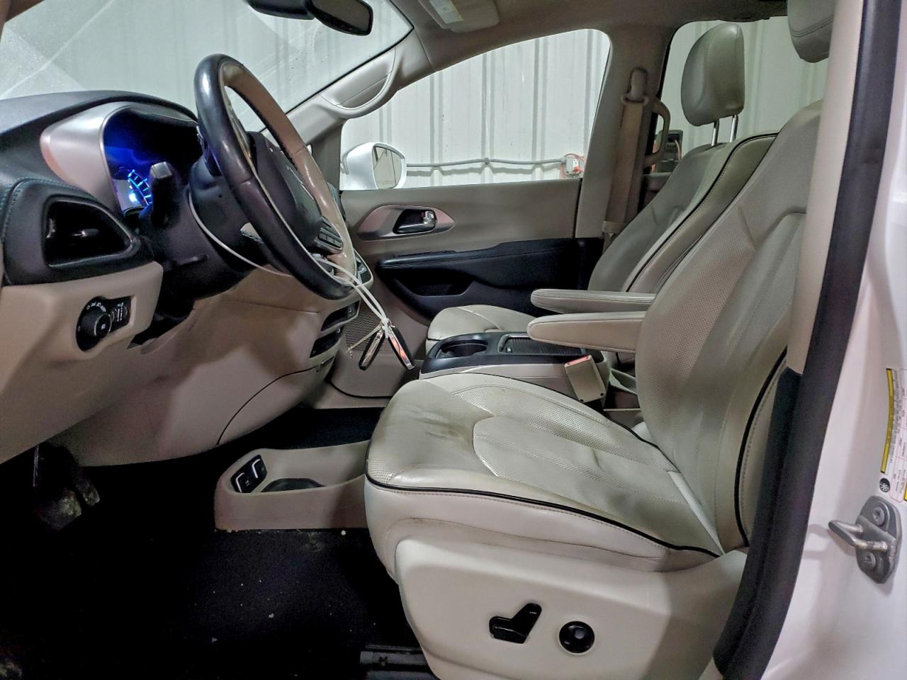 2019 CHRYSLER PACIFICA HYBRID LIMITED photo 7