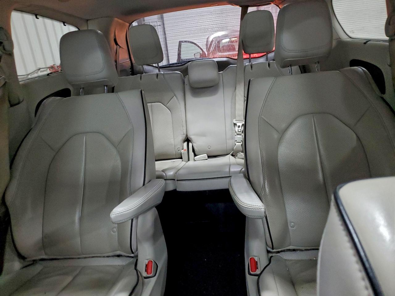 2019 CHRYSLER PACIFICA HYBRID LIMITED photo 10