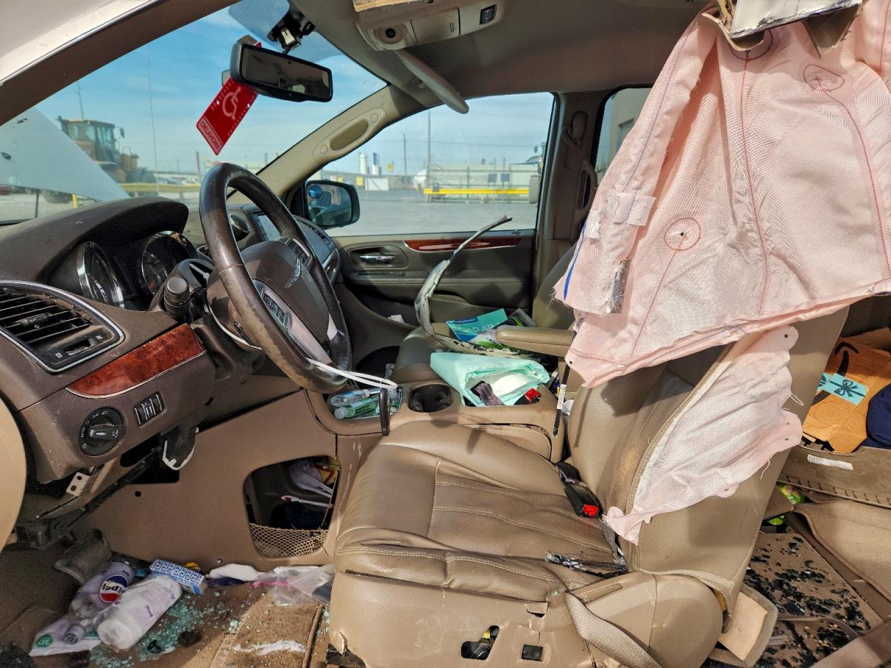 2013 CHRYSLER TOWN & COUNTRY TOURING L photo 7