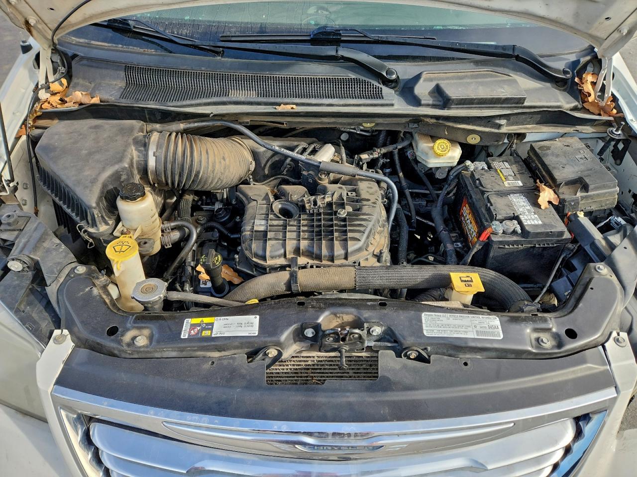 2013 CHRYSLER TOWN & COUNTRY TOURING L photo 12