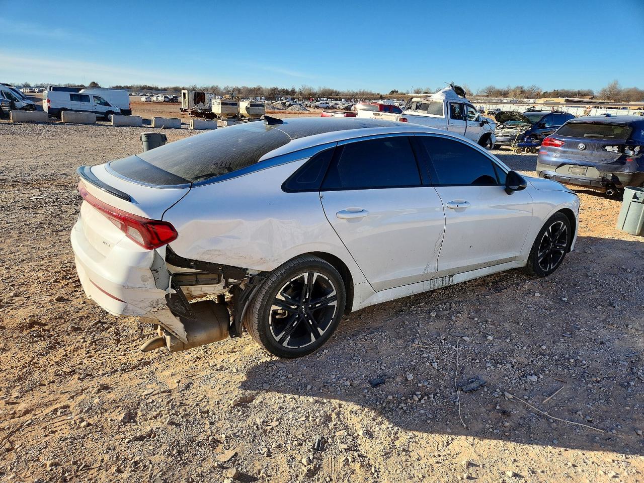 2023 KIA K5 GT LINE photo 3