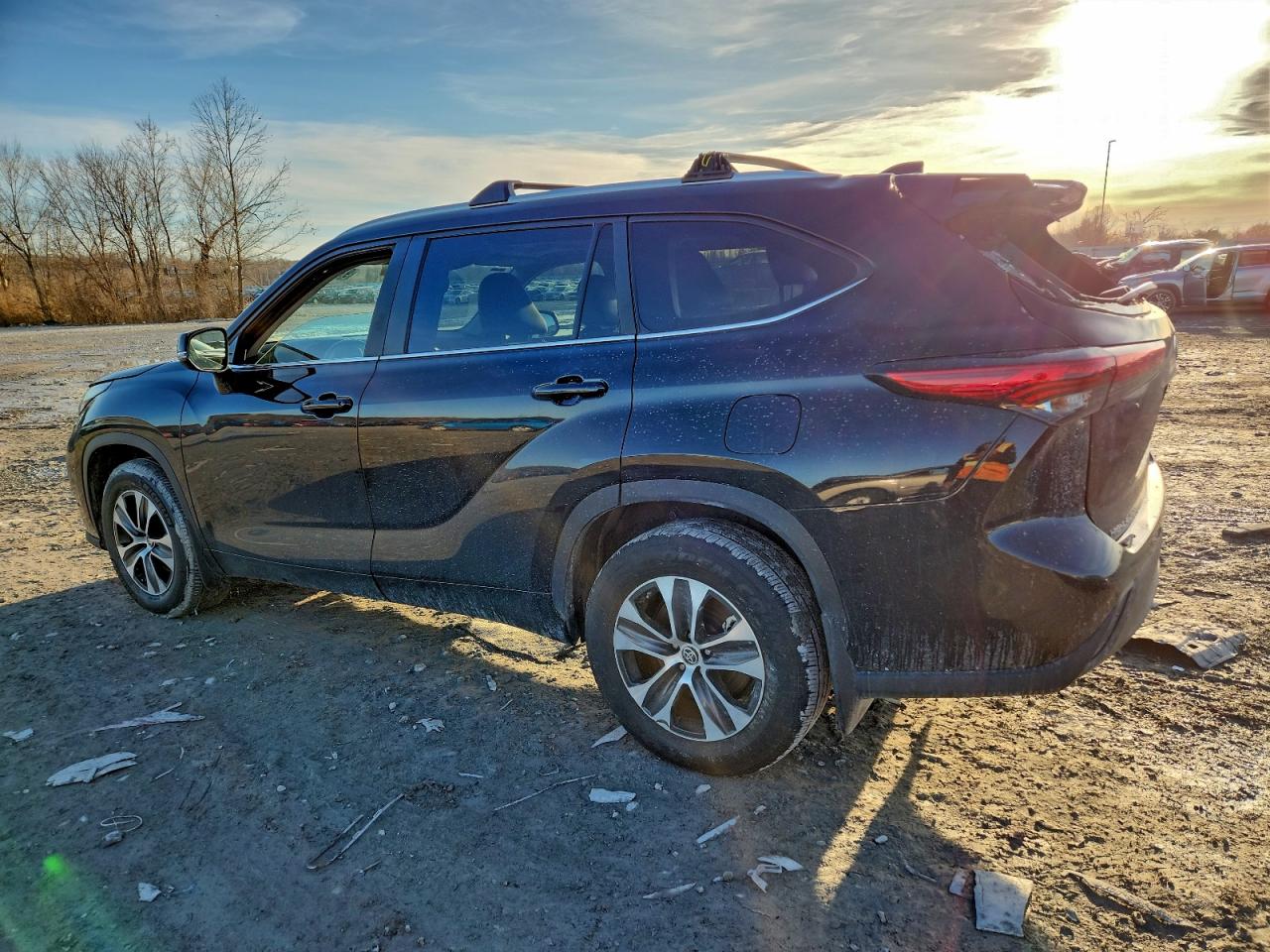 2023 TOYOTA HIGHLANDER L photo 2