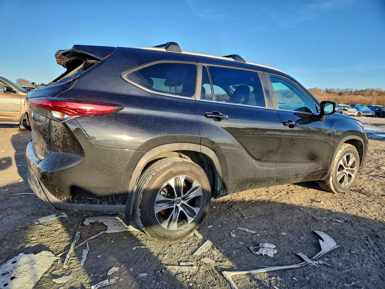 2023 TOYOTA HIGHLANDER L photo 3