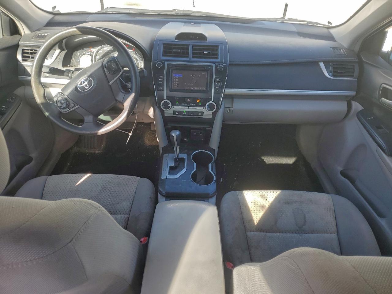 2014 TOYOTA CAMRY L photo 8