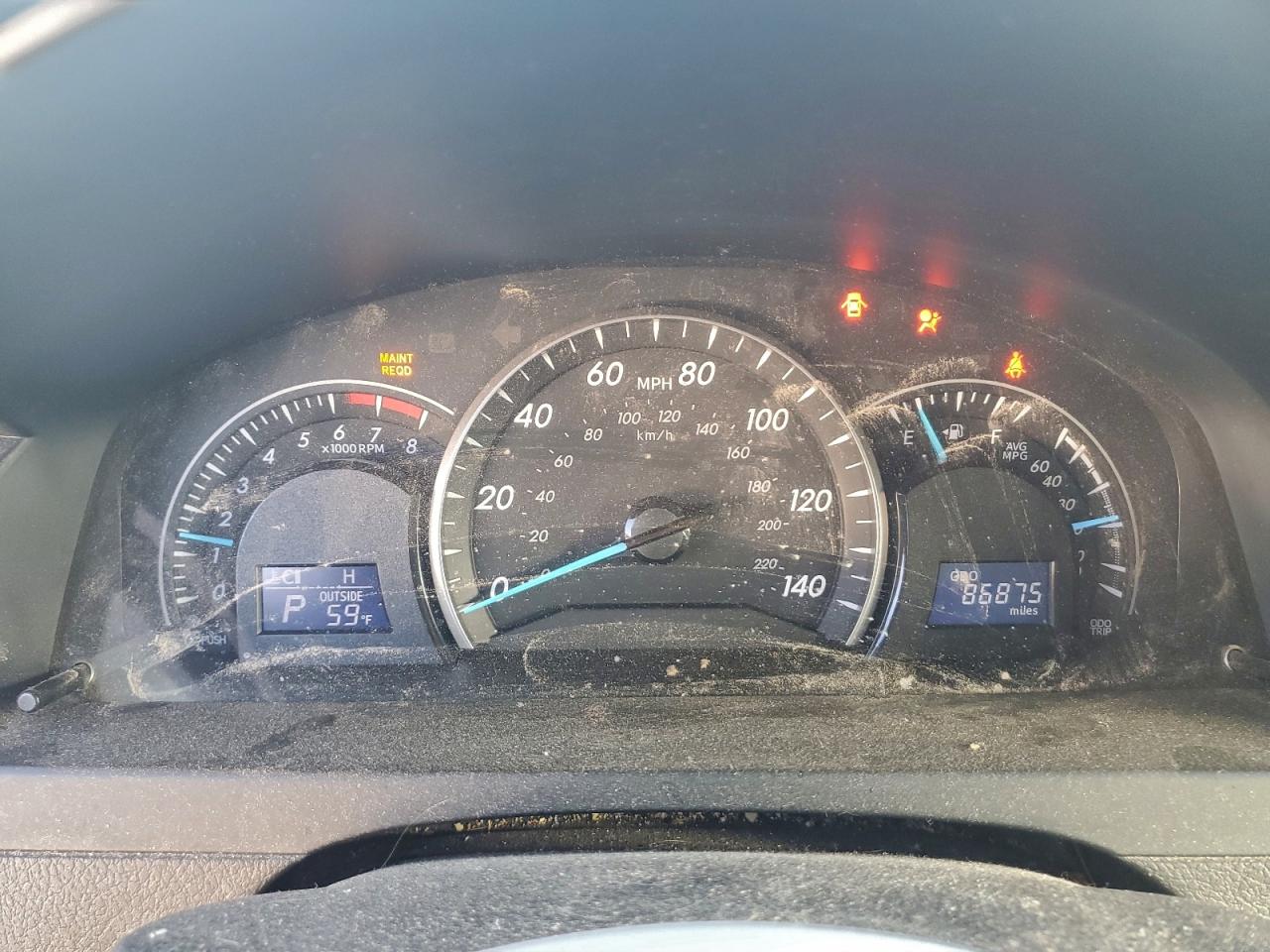2014 TOYOTA CAMRY L photo 9
