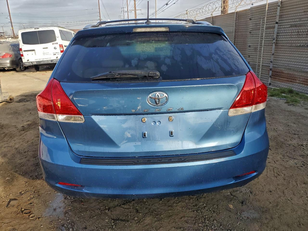 2010 TOYOTA VENZA photo 6