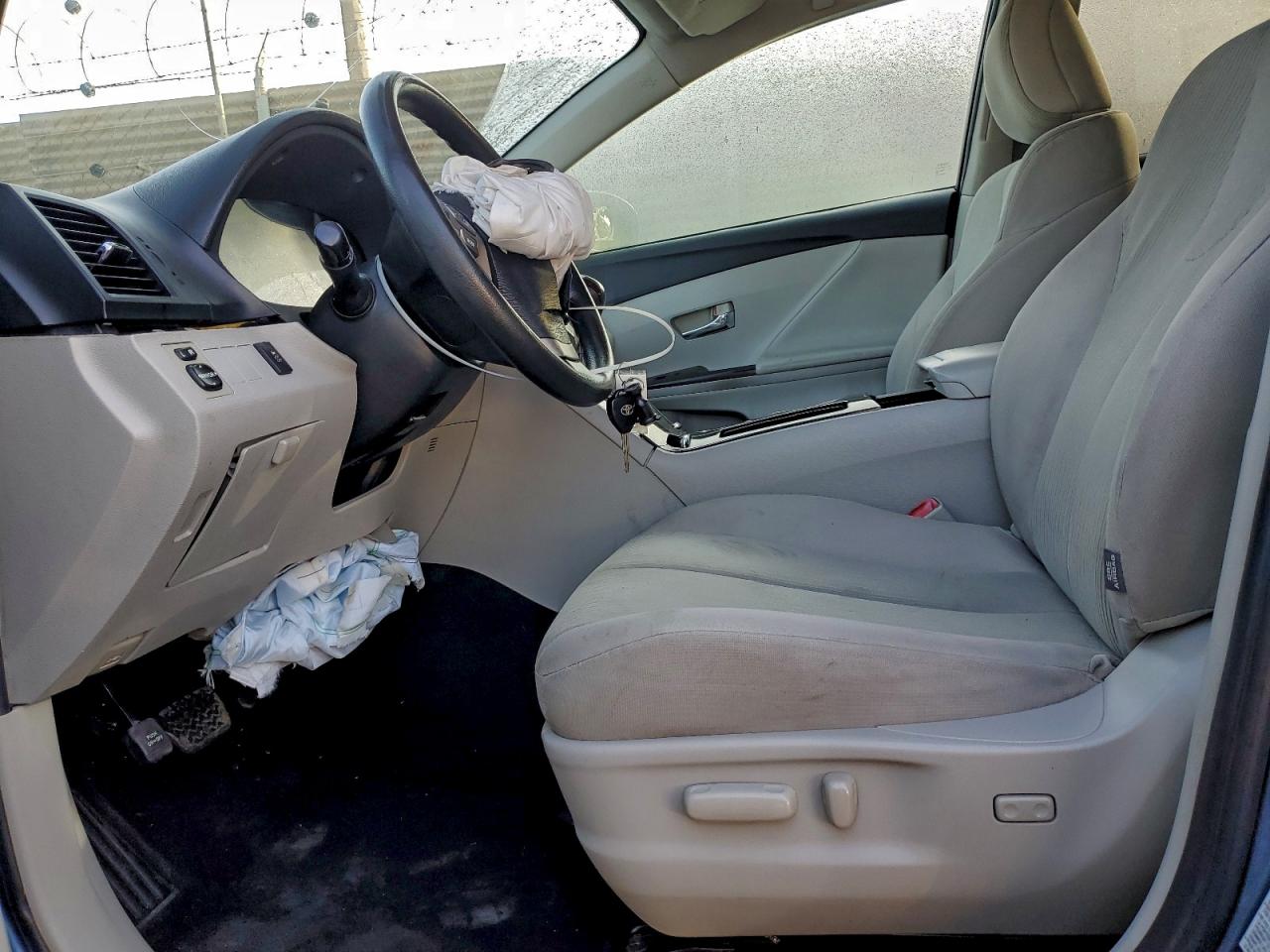 2010 TOYOTA VENZA photo 7