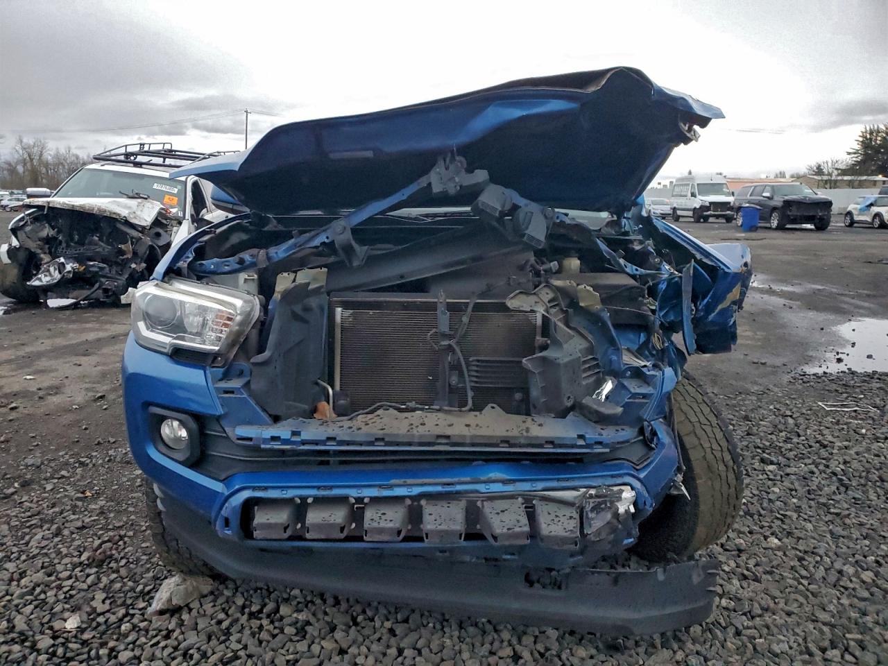 2017 TOYOTA TACOMA DOUBLE CAB photo 5