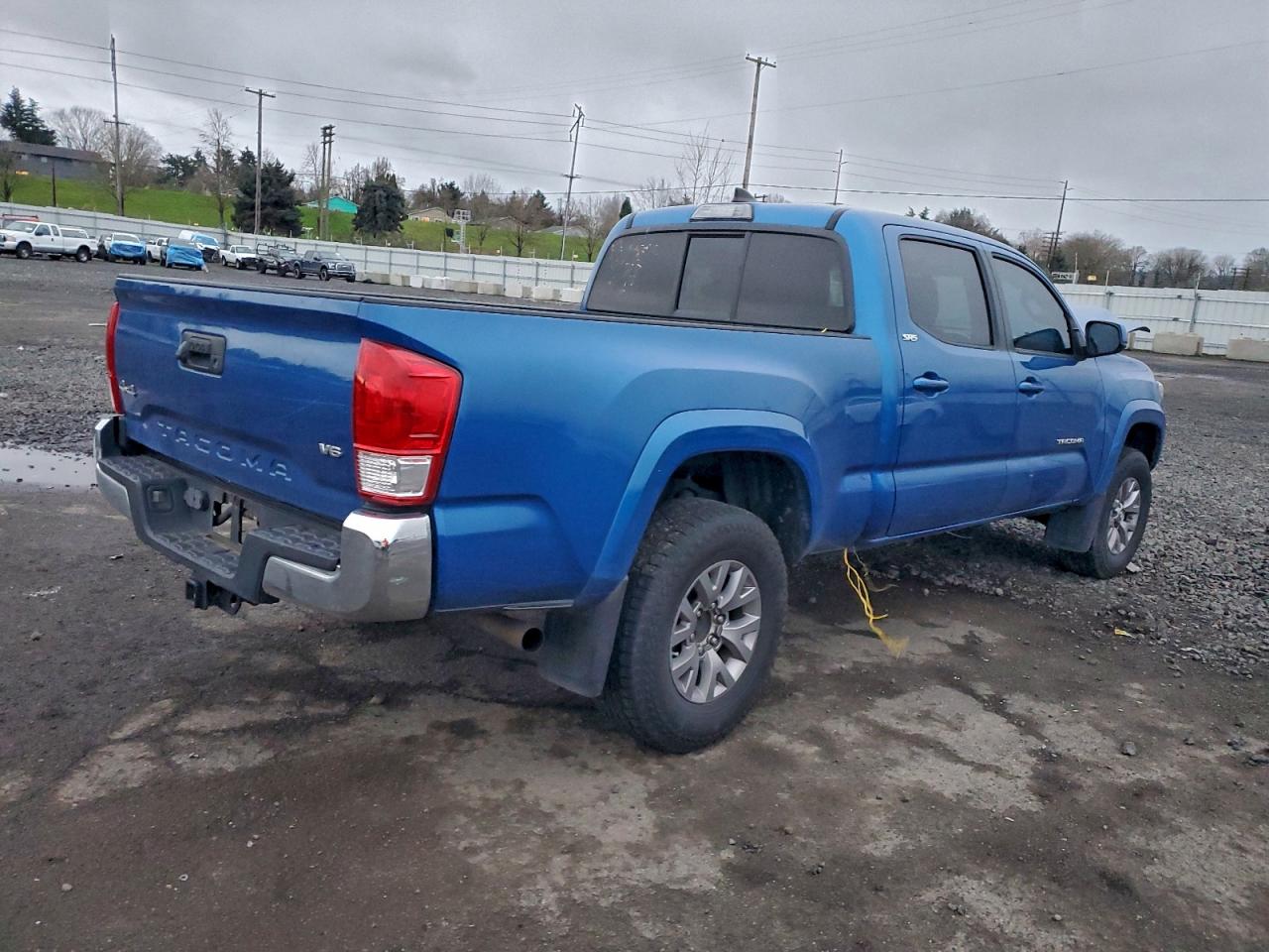 2017 TOYOTA TACOMA DOUBLE CAB photo 3