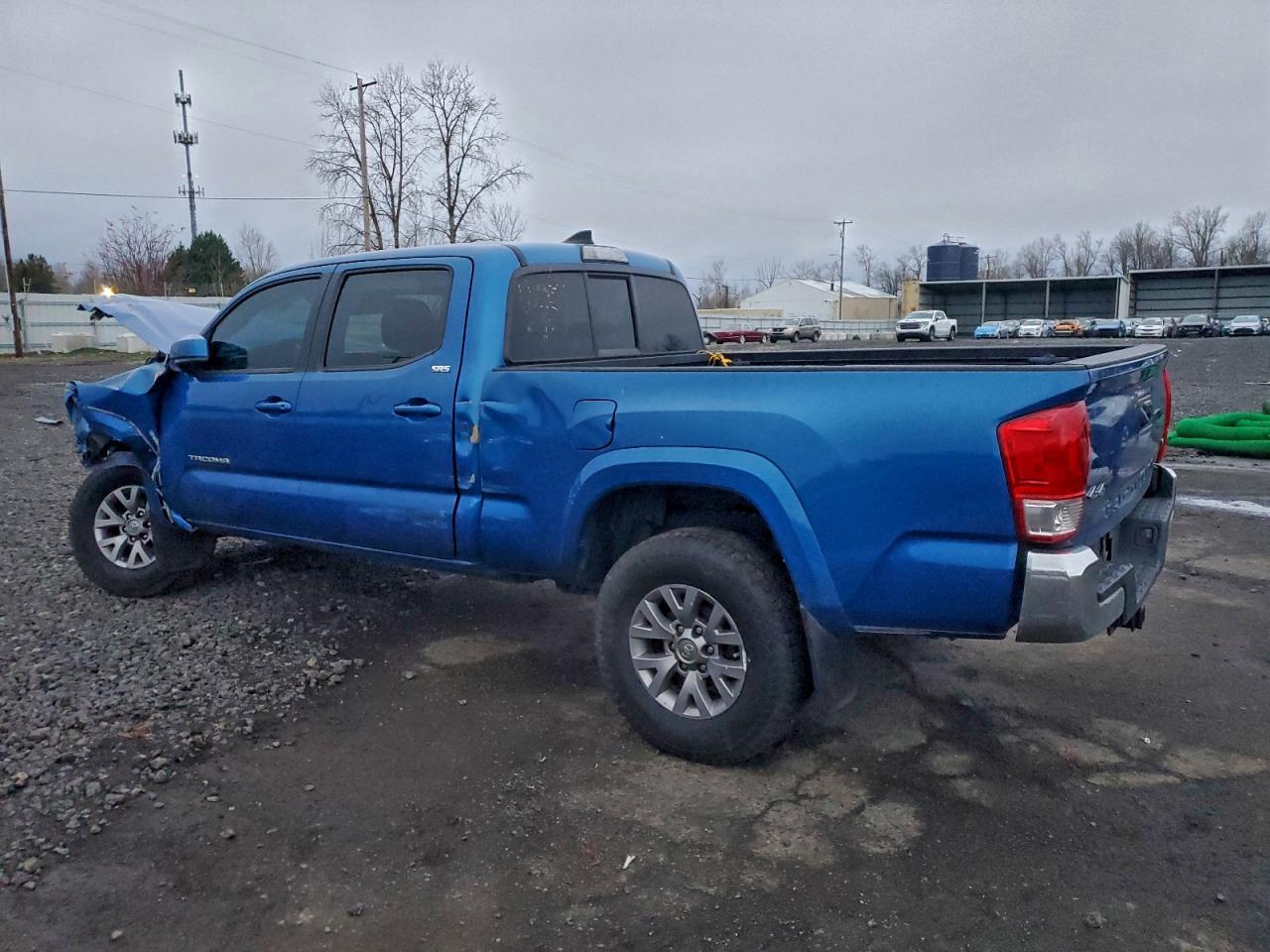 2017 TOYOTA TACOMA DOUBLE CAB photo 2