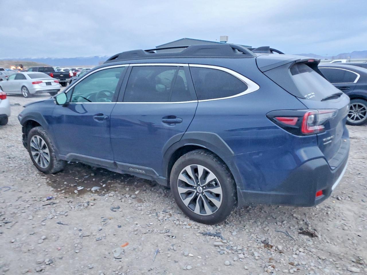2025 SUBARU OUTBACK LIMITED photo 3