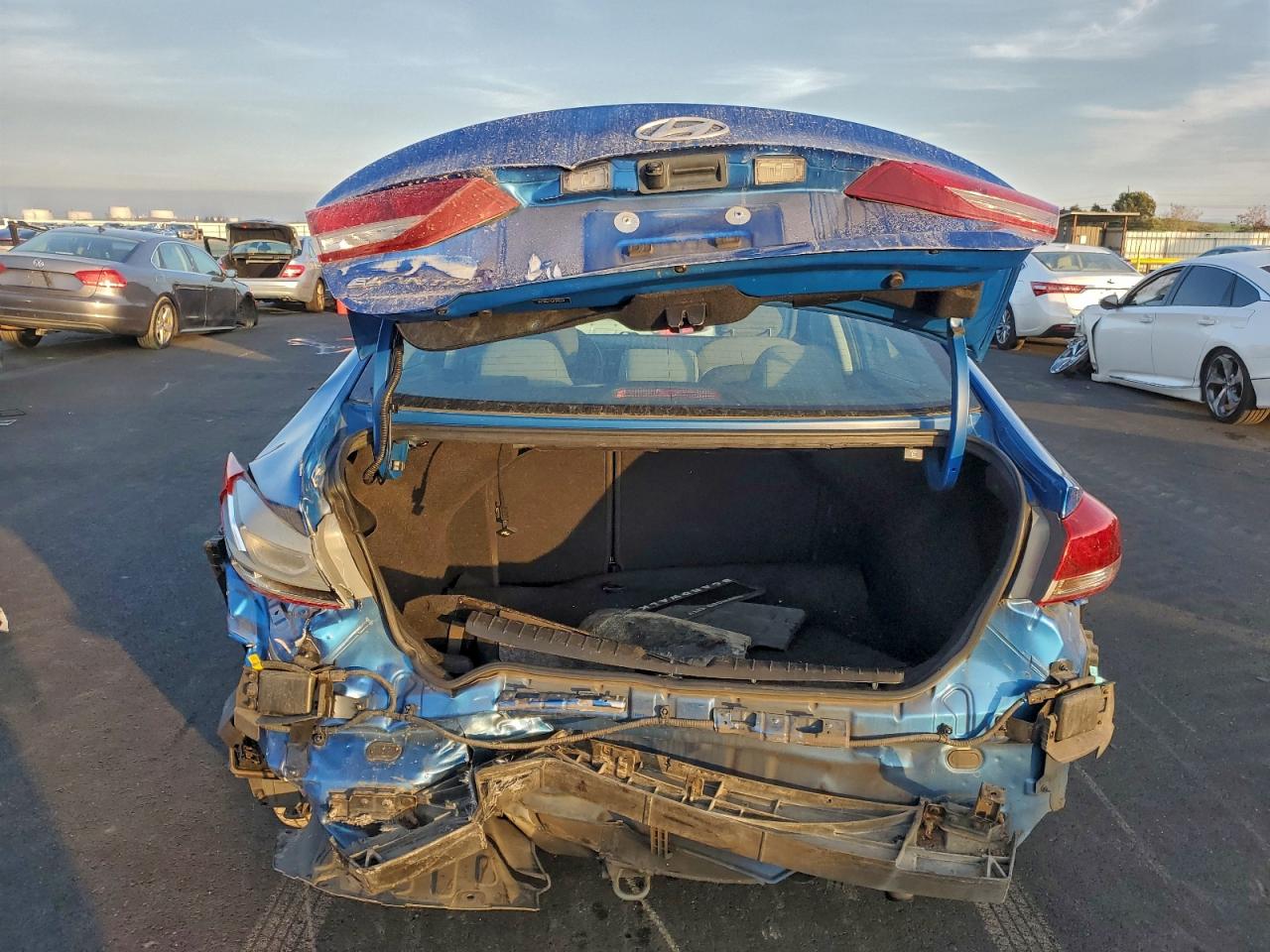 2018 HYUNDAI ELANTRA SEL photo 6