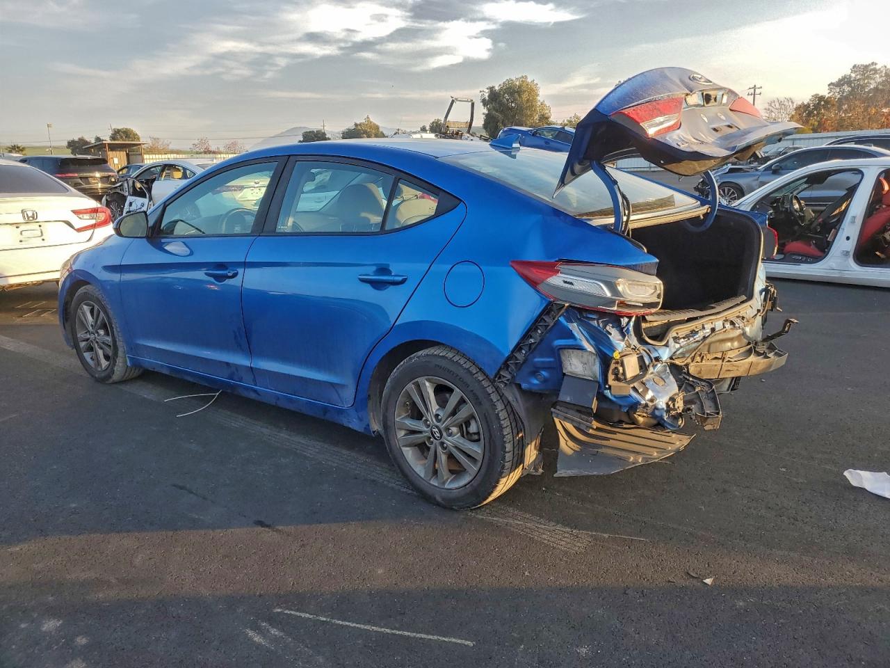 2018 HYUNDAI ELANTRA SEL photo 2