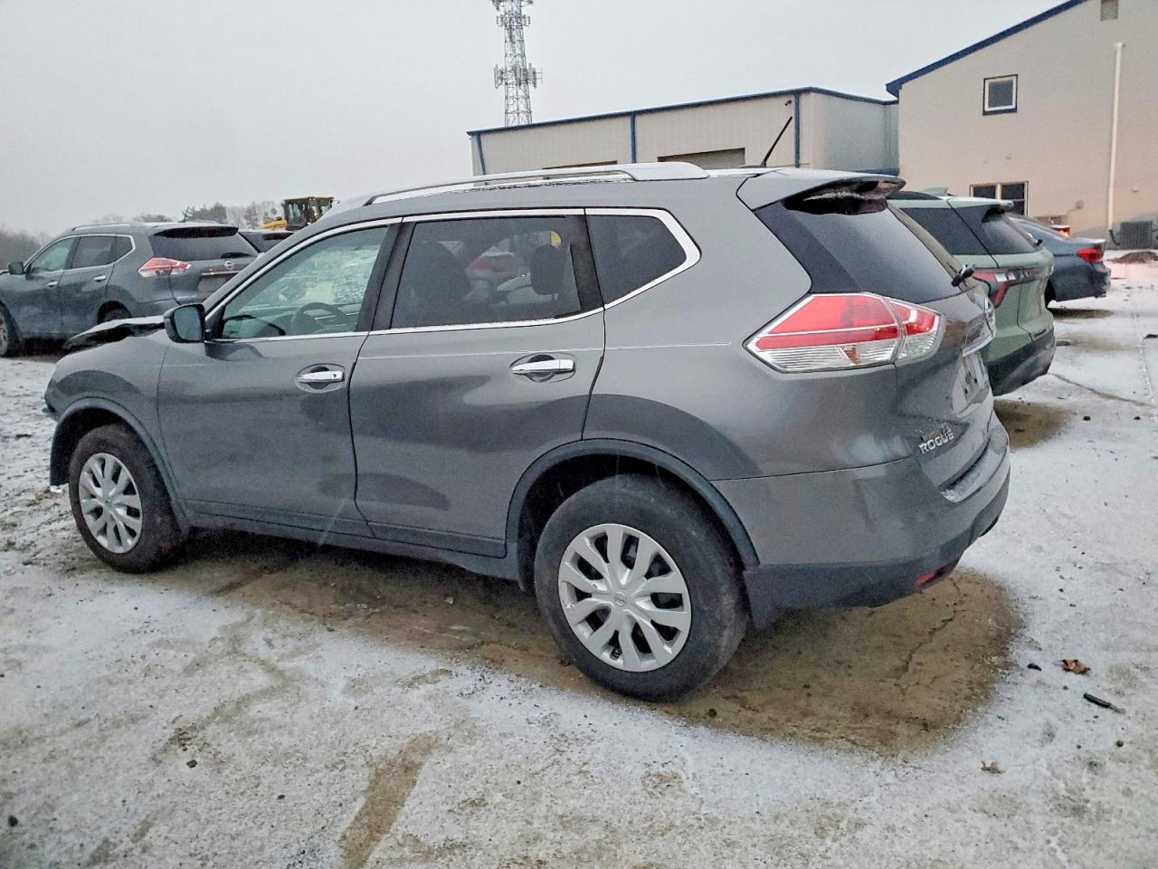 2016 NISSAN ROGUE S photo 2