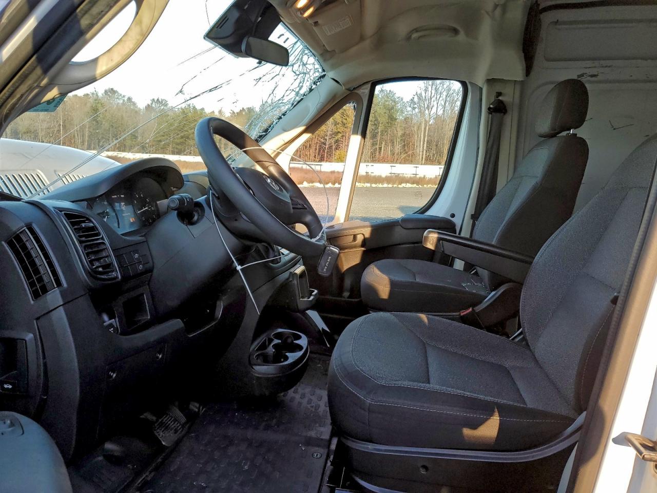2022 RAM PROMASTER 2500 DELIVERY VAN photo 13