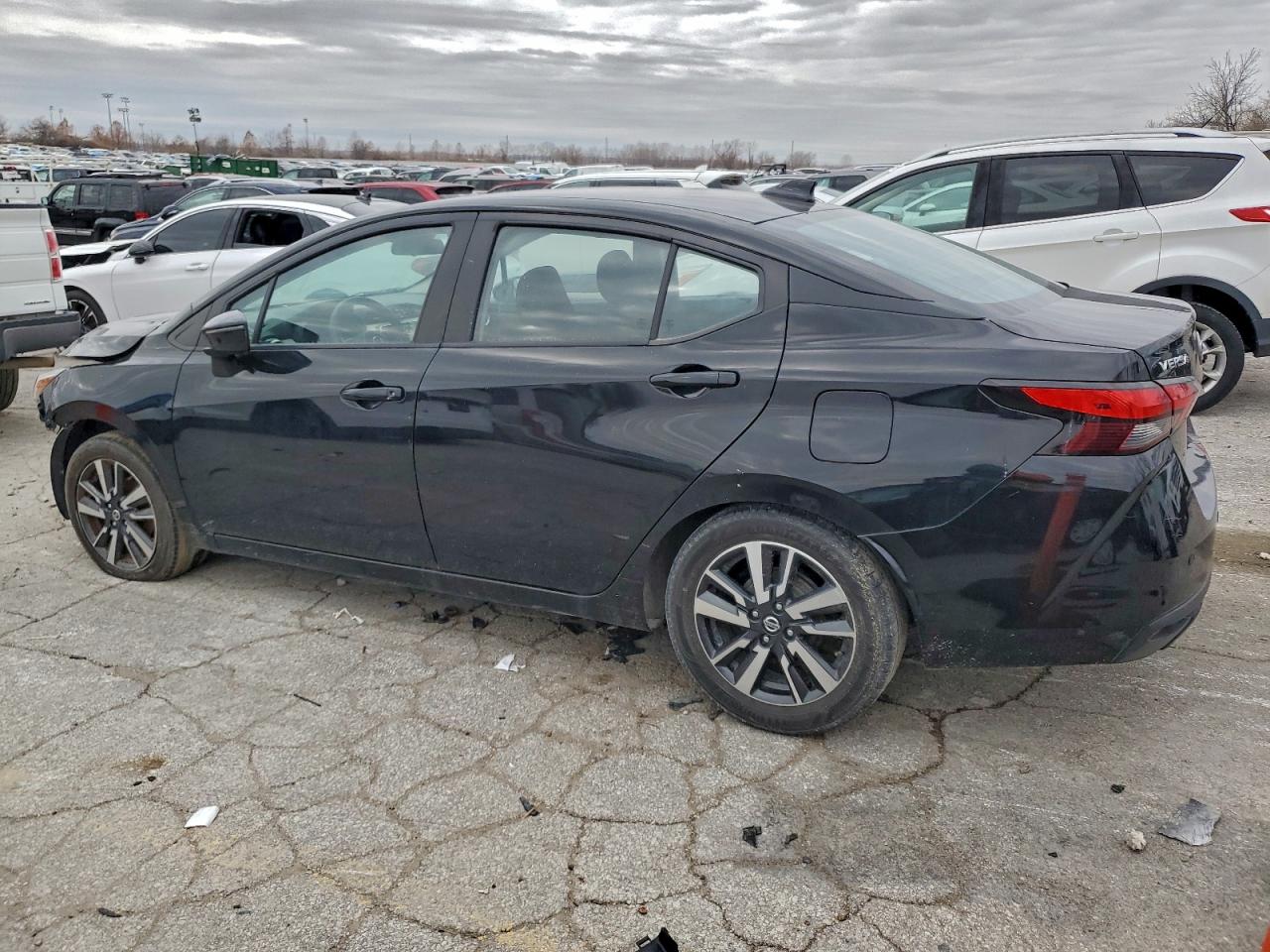 2021 NISSAN VERSA SV photo 2