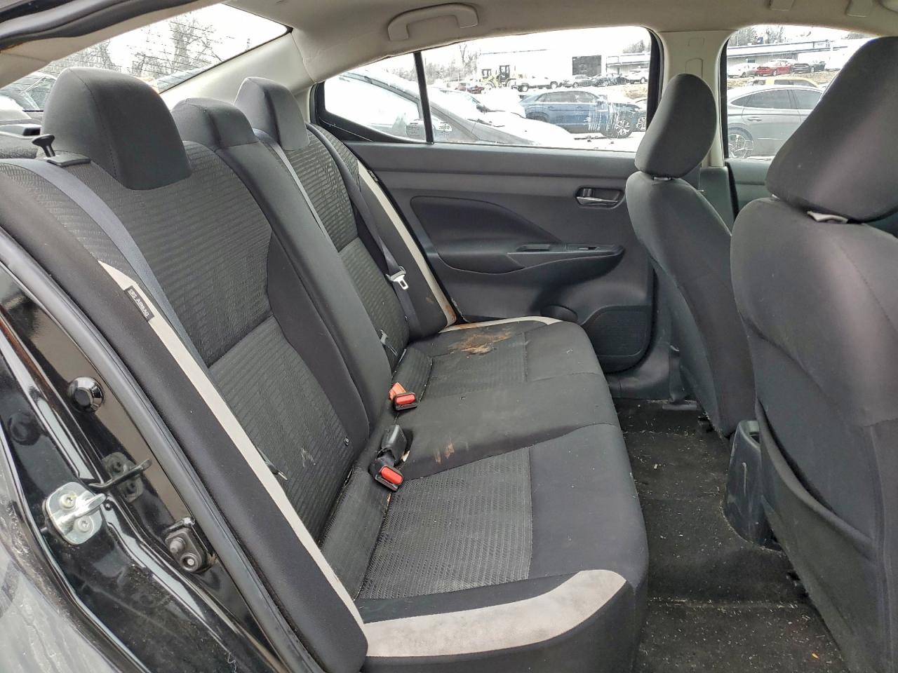 2021 NISSAN VERSA SV photo 10