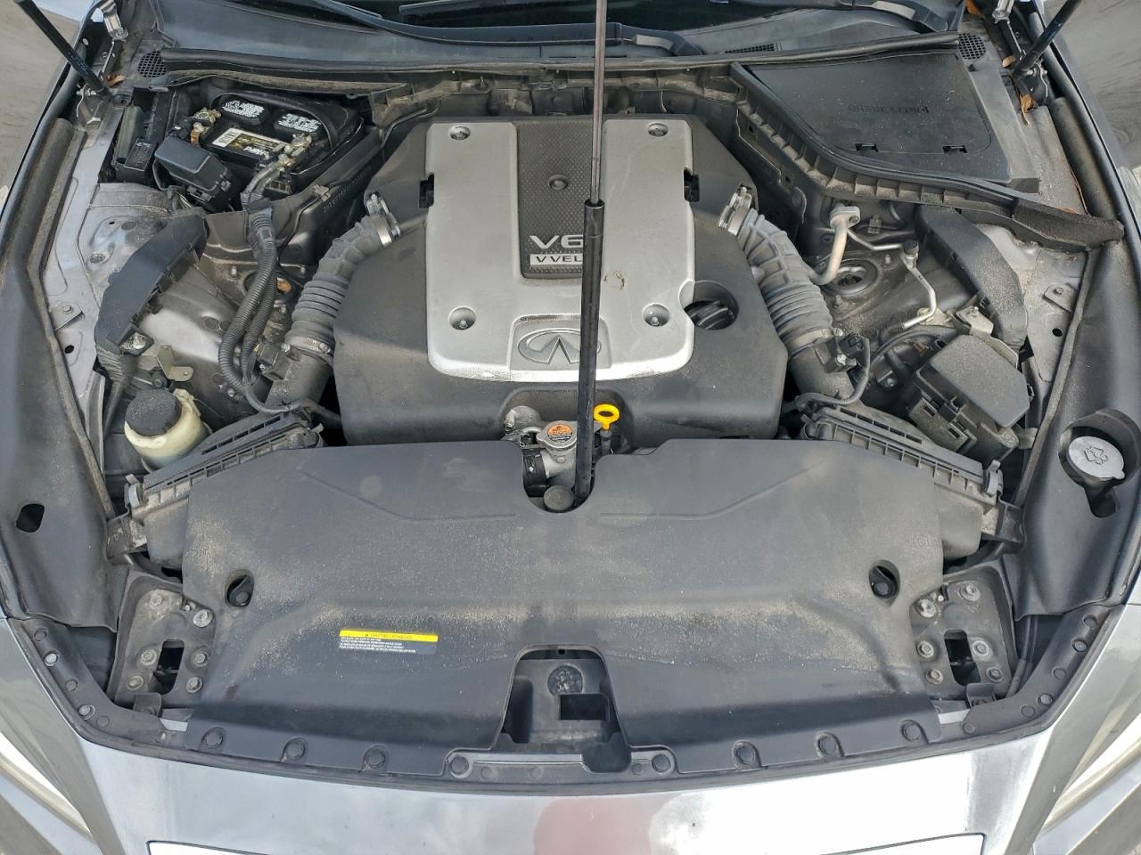 2015 INFINITI Q50 photo 11