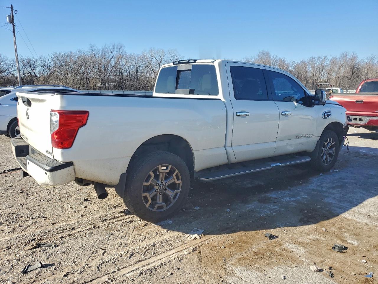2017 NISSAN TITAN XD SL photo 3