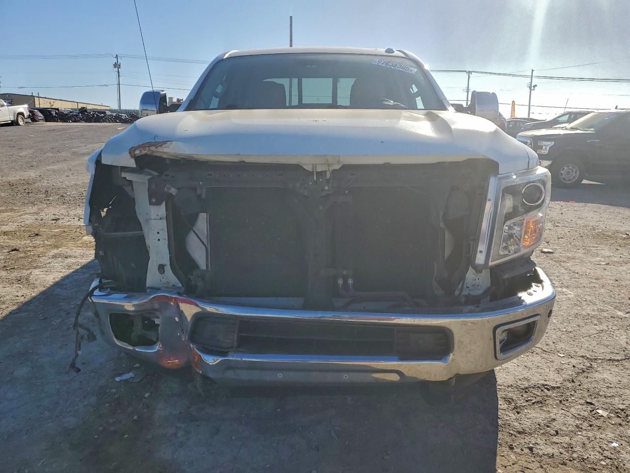 2017 NISSAN TITAN XD SL photo 5