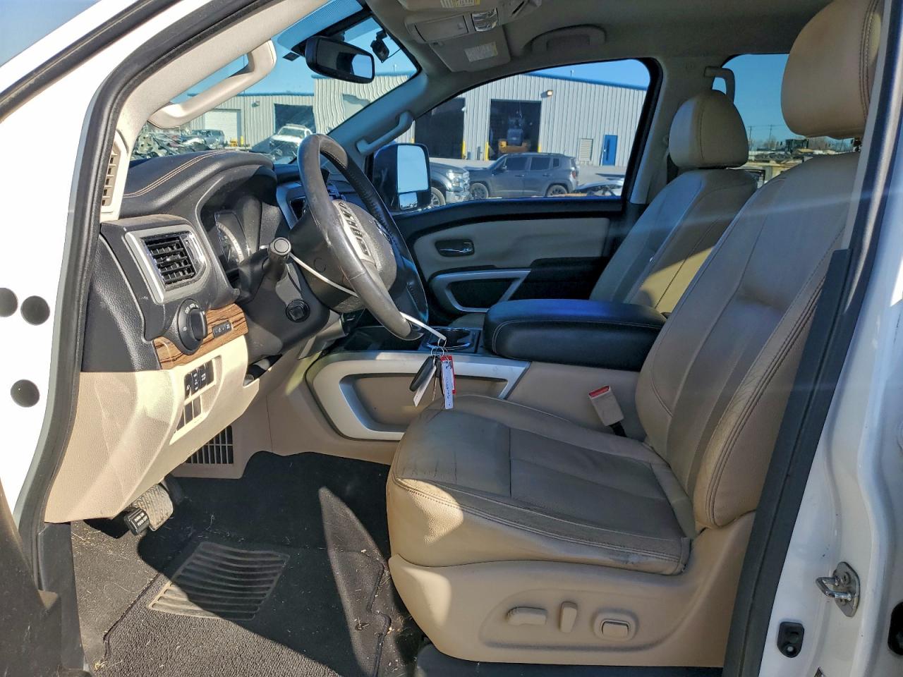 2017 NISSAN TITAN XD SL photo 7