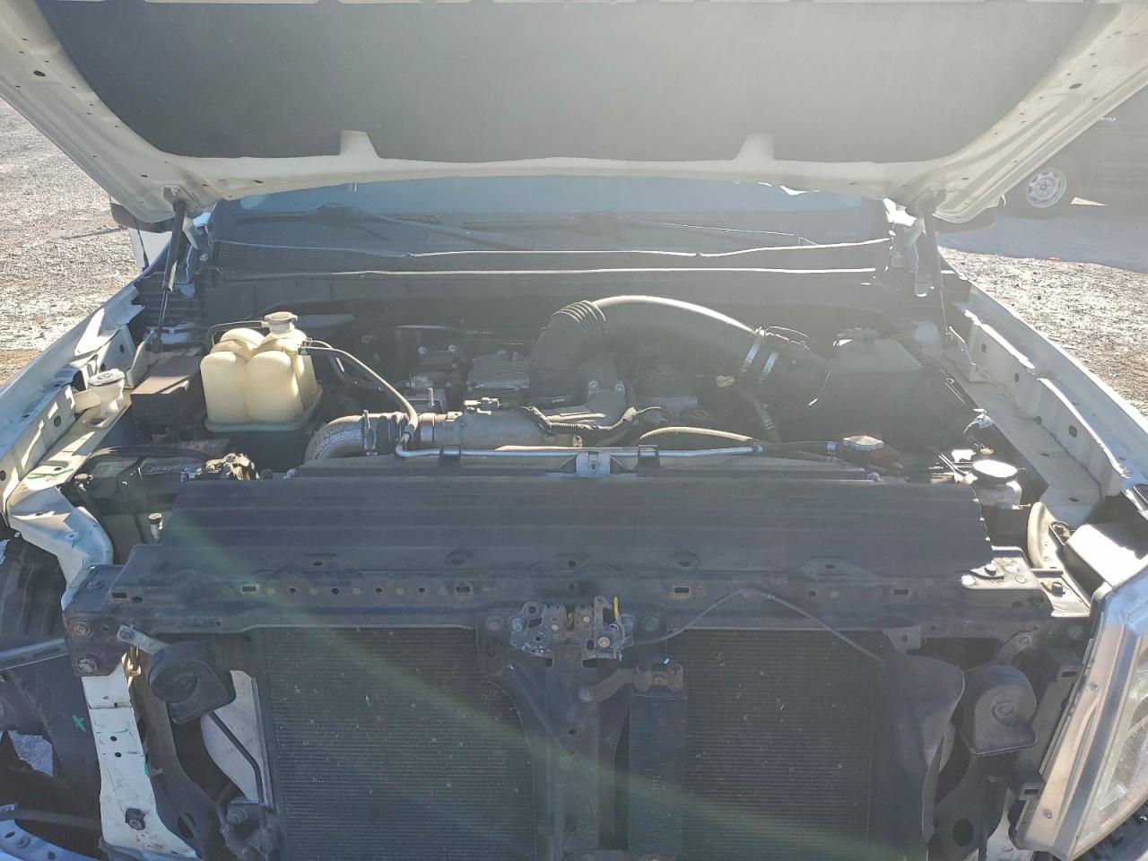 2017 NISSAN TITAN XD SL photo 11