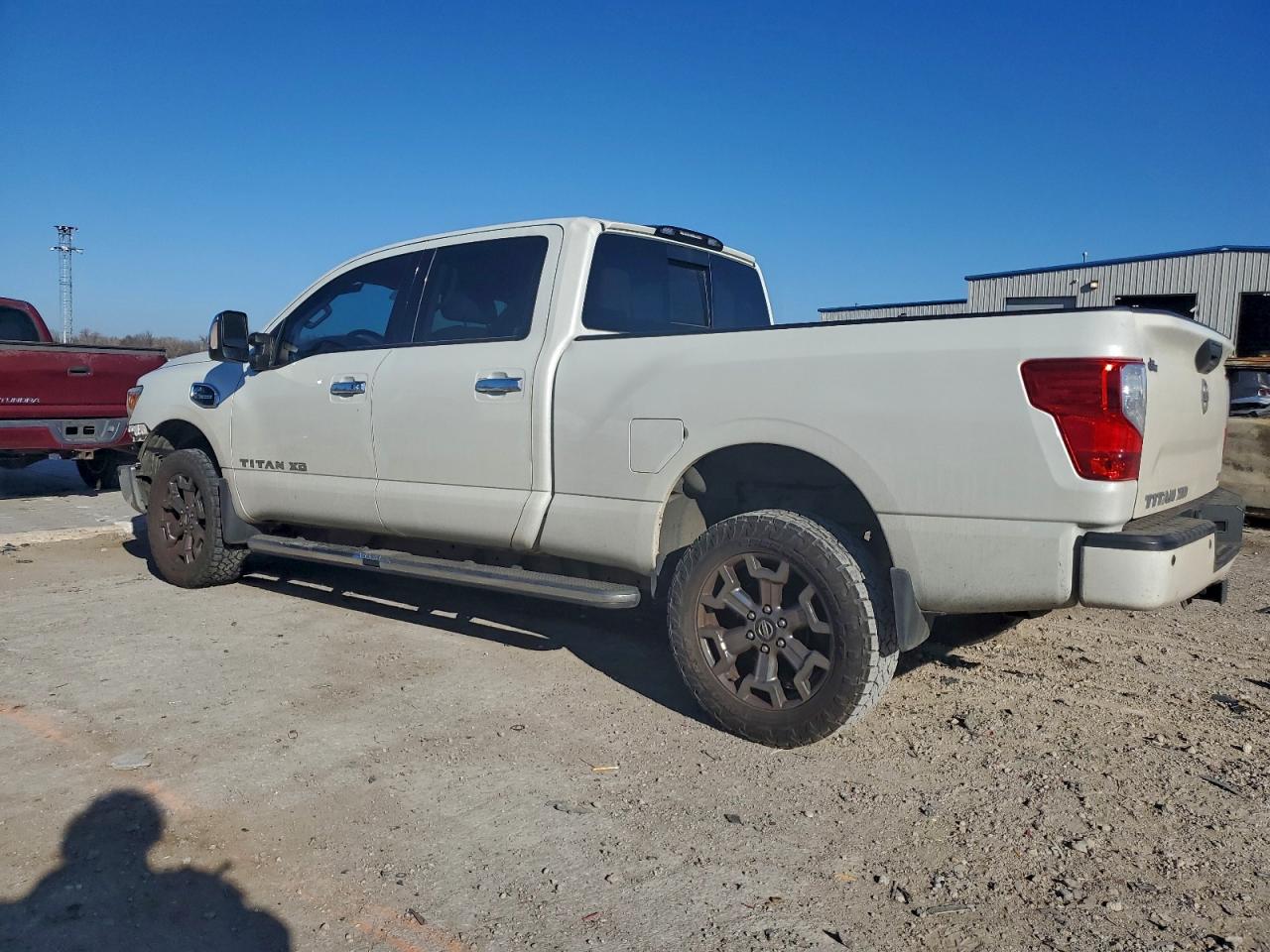 2017 NISSAN TITAN XD SL photo 2
