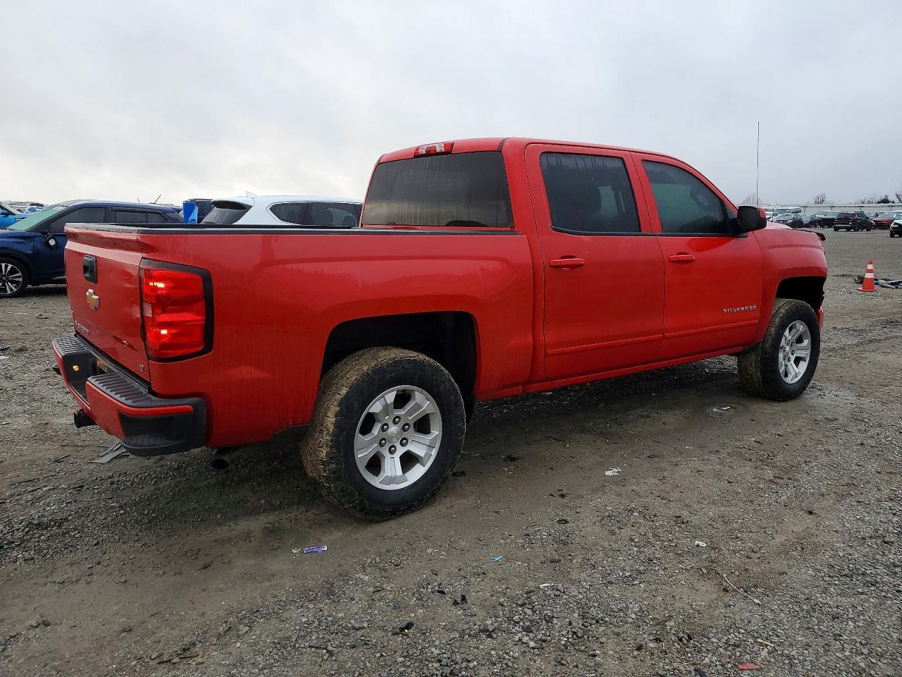 2018 CHEVROLET SILVERADO K1500 LT photo 3