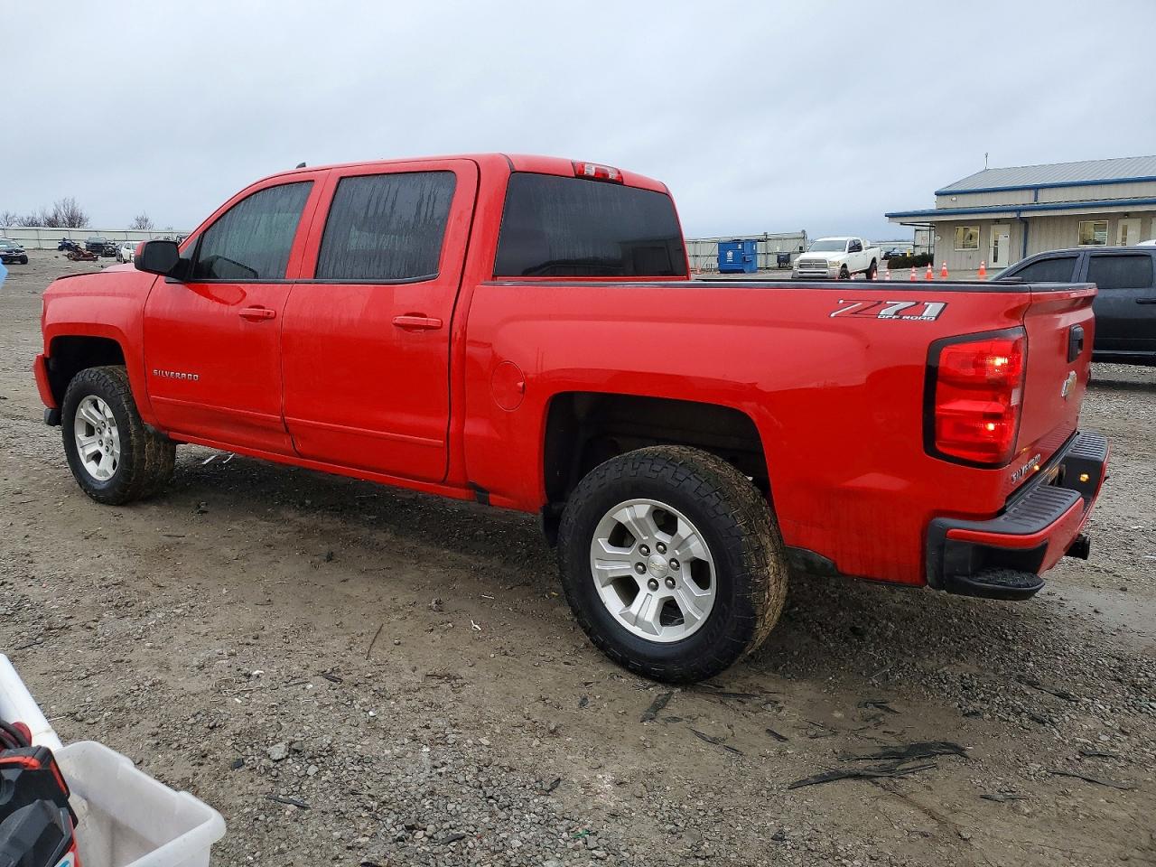 2018 CHEVROLET SILVERADO K1500 LT photo 2