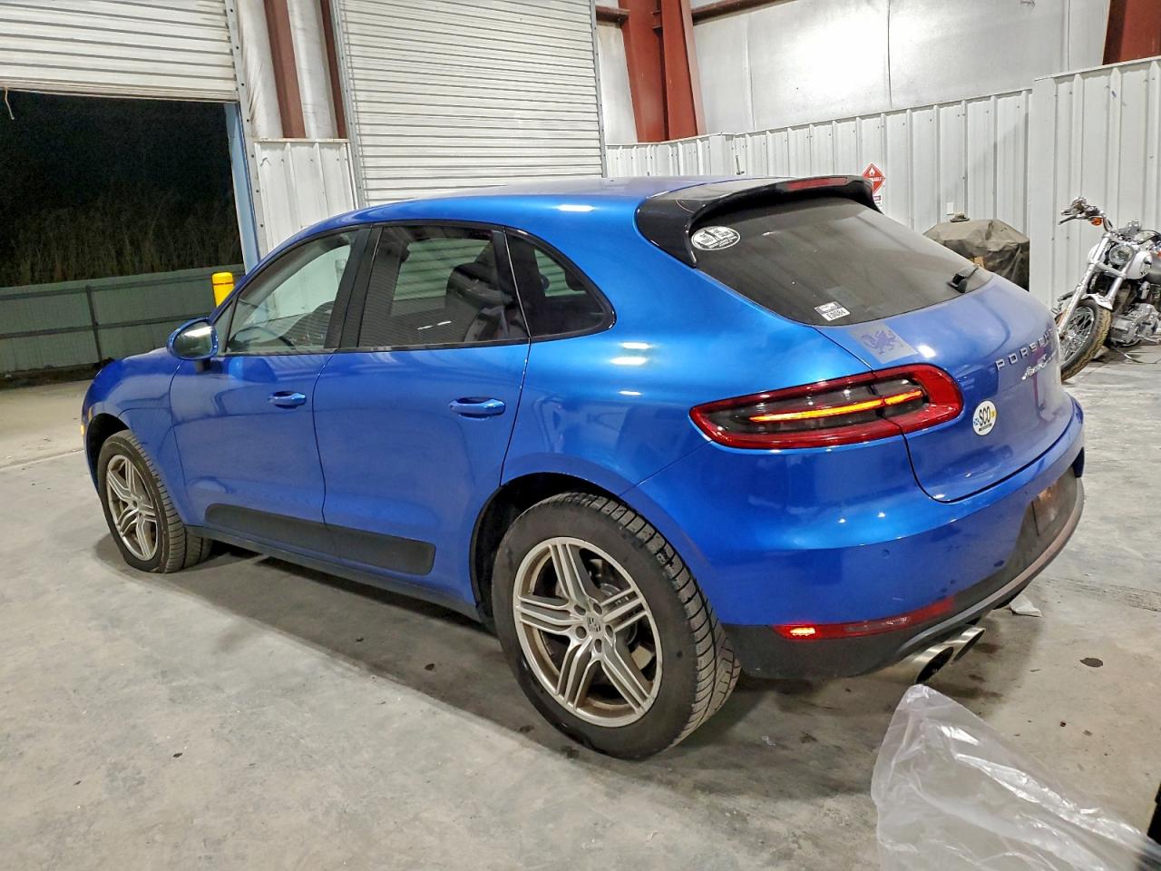 2015 PORSCHE MACAN S photo 2