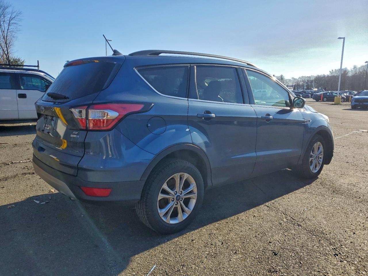 2018 FORD ESCAPE SE photo 3