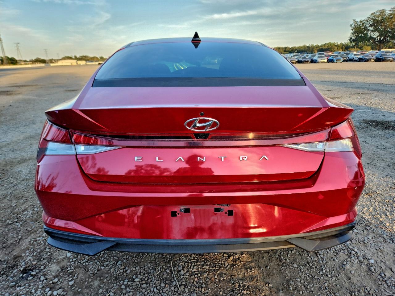 2022 HYUNDAI ELANTRA SEL photo 6
