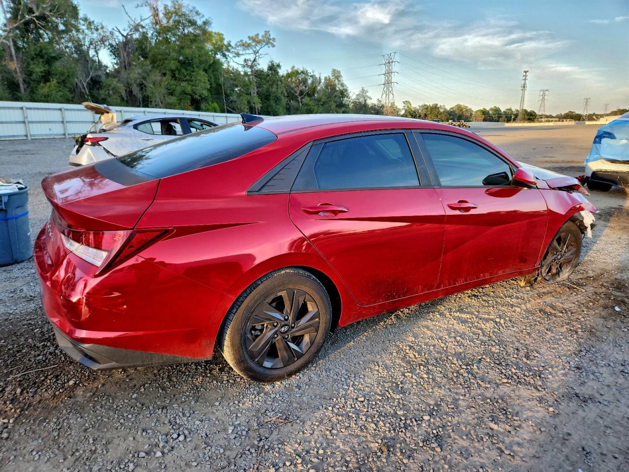 2022 HYUNDAI ELANTRA SEL photo 3