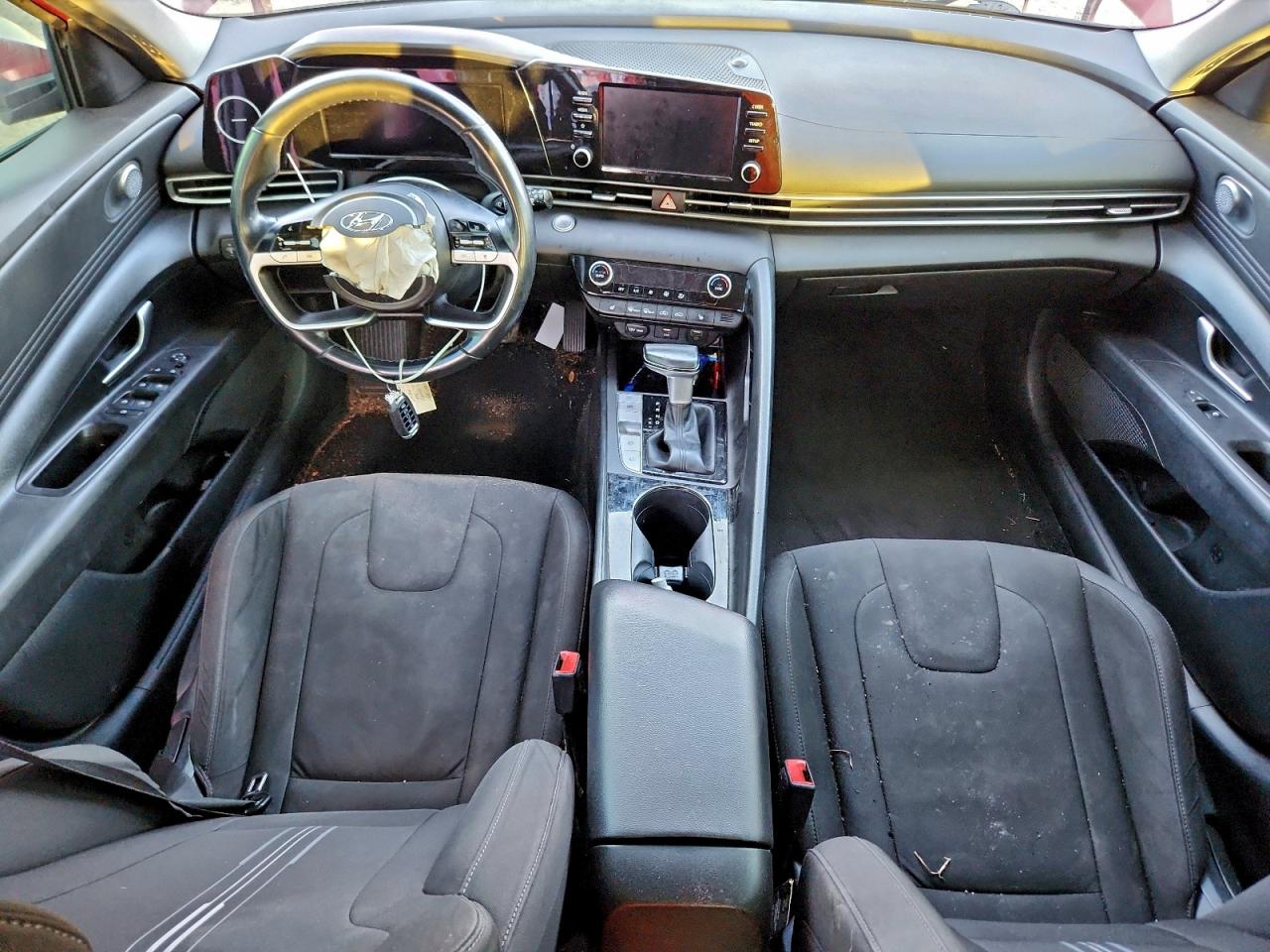 2022 HYUNDAI ELANTRA SEL photo 8