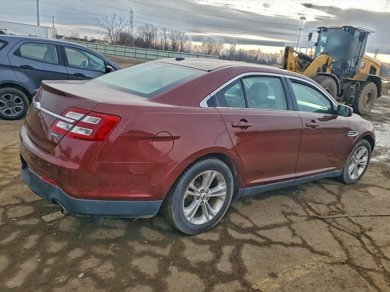 2015 FORD TAURUS SEL photo 3