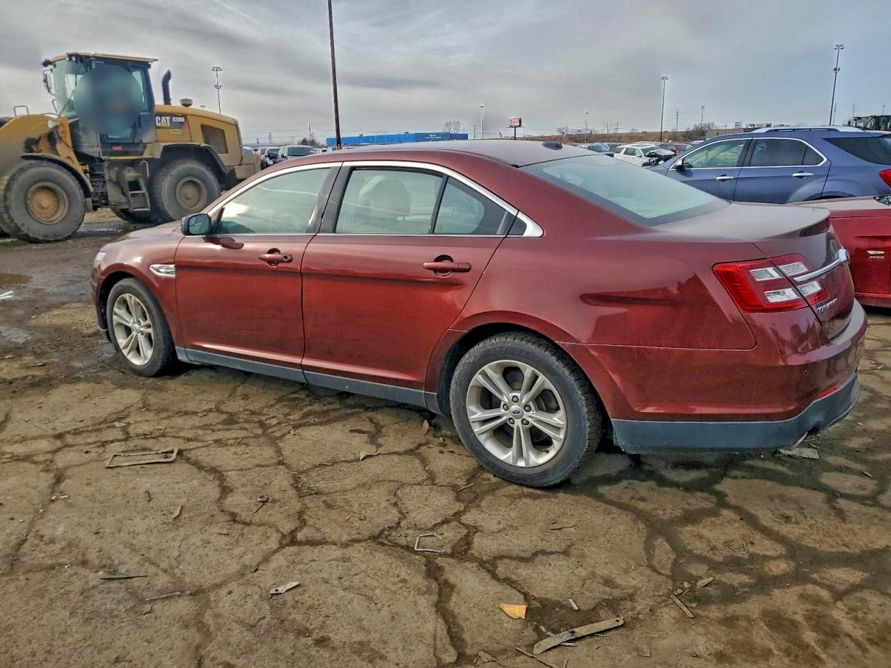 2015 FORD TAURUS SEL photo 2