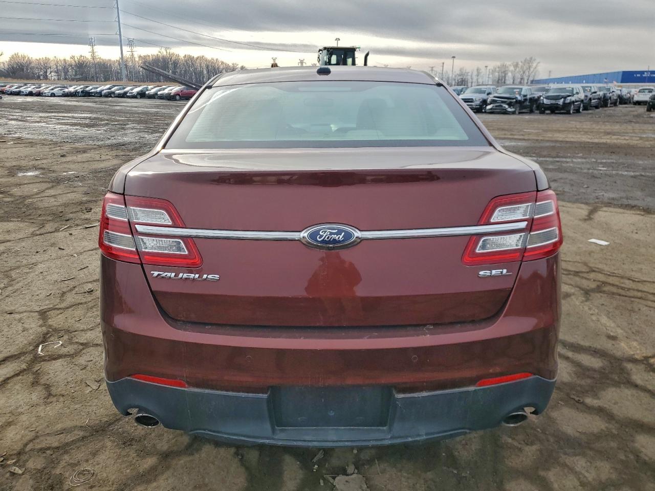 2015 FORD TAURUS SEL photo 6