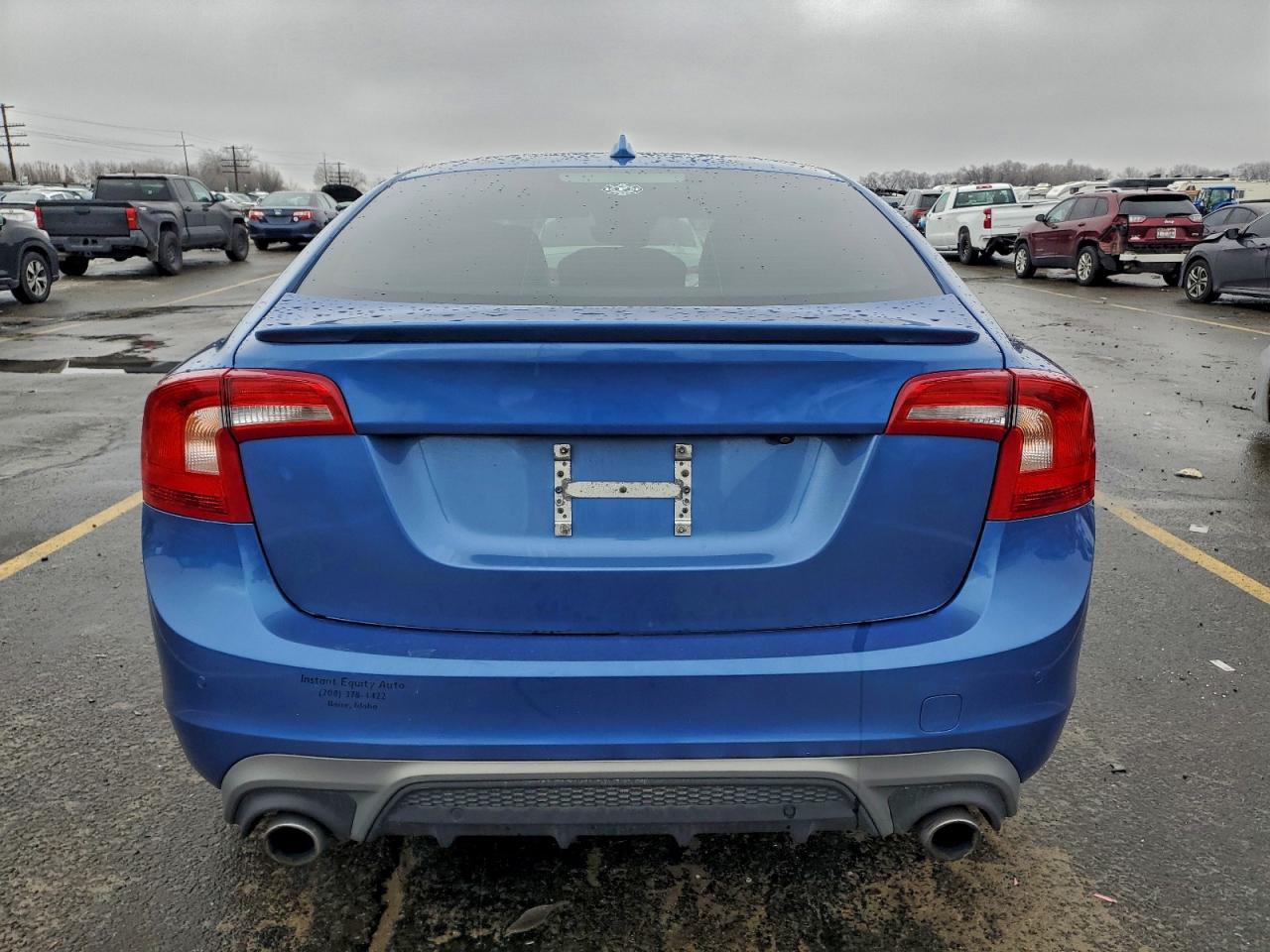 2017 VOLVO S60 R DESIGN photo 6
