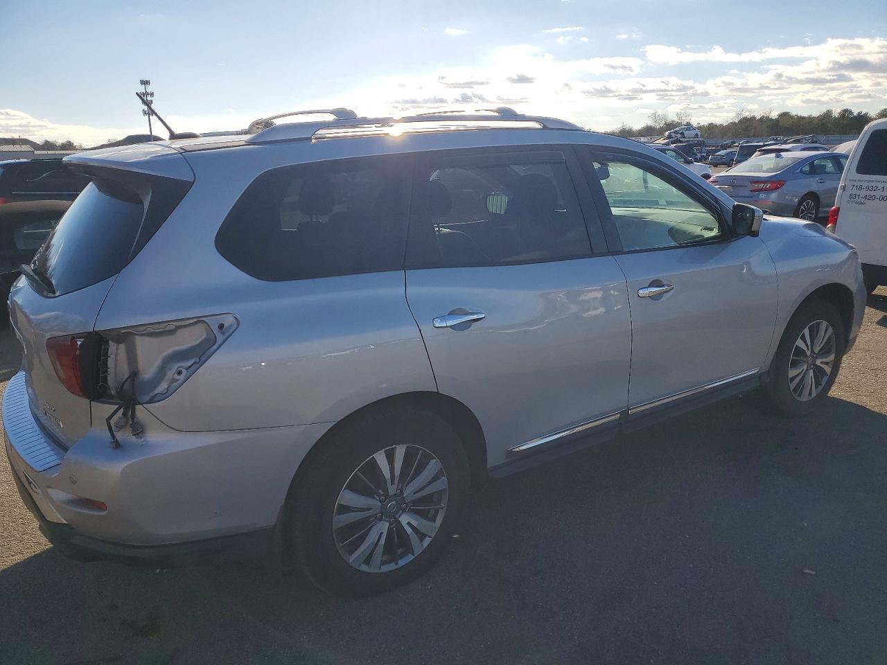 2017 NISSAN PATHFINDER S photo 3